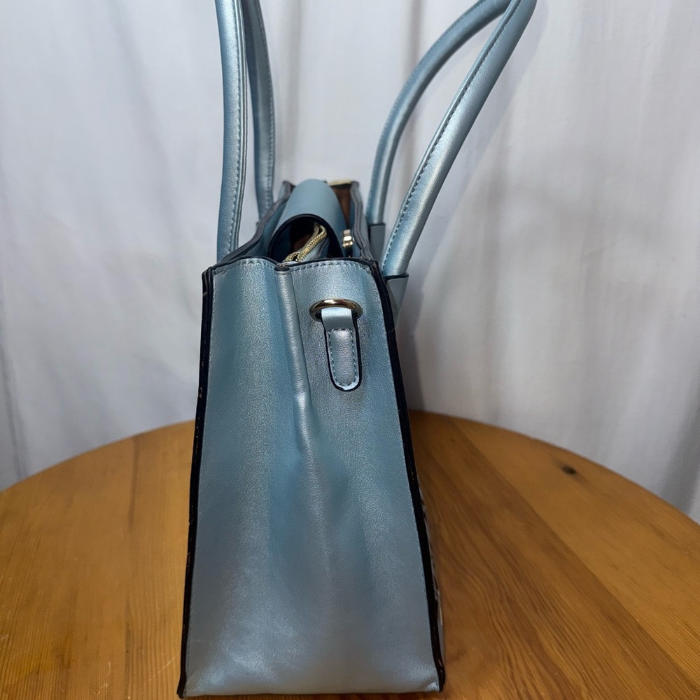 Chic Light Blue Satchel with Patterned Design - Picture 5 of 14